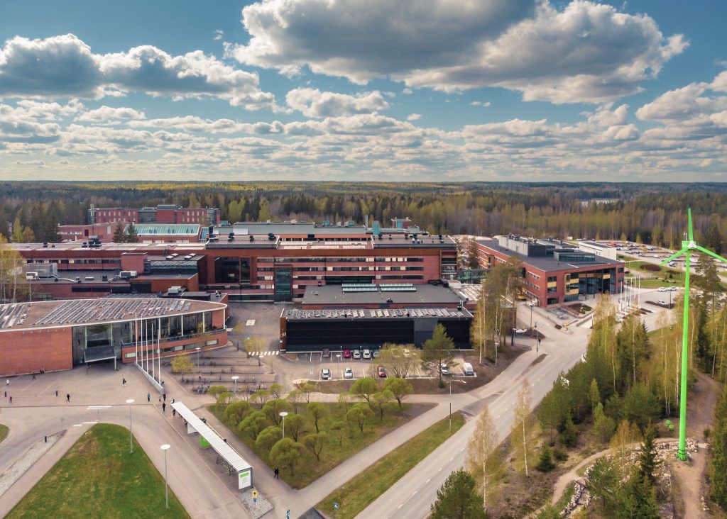 LUT-yliopiston kampus Lappeenrannassa ylhäältä käsin kuvattuna.